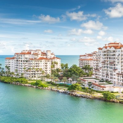 Miami Boat Tour around Fisher Island - Wannado Tours