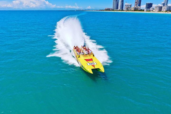 Thriller Boat Tour in Miami - Wannado Tours