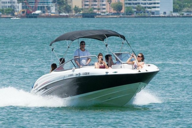 Private Boat Tour in Miami - Speedboat - Wannado Tours