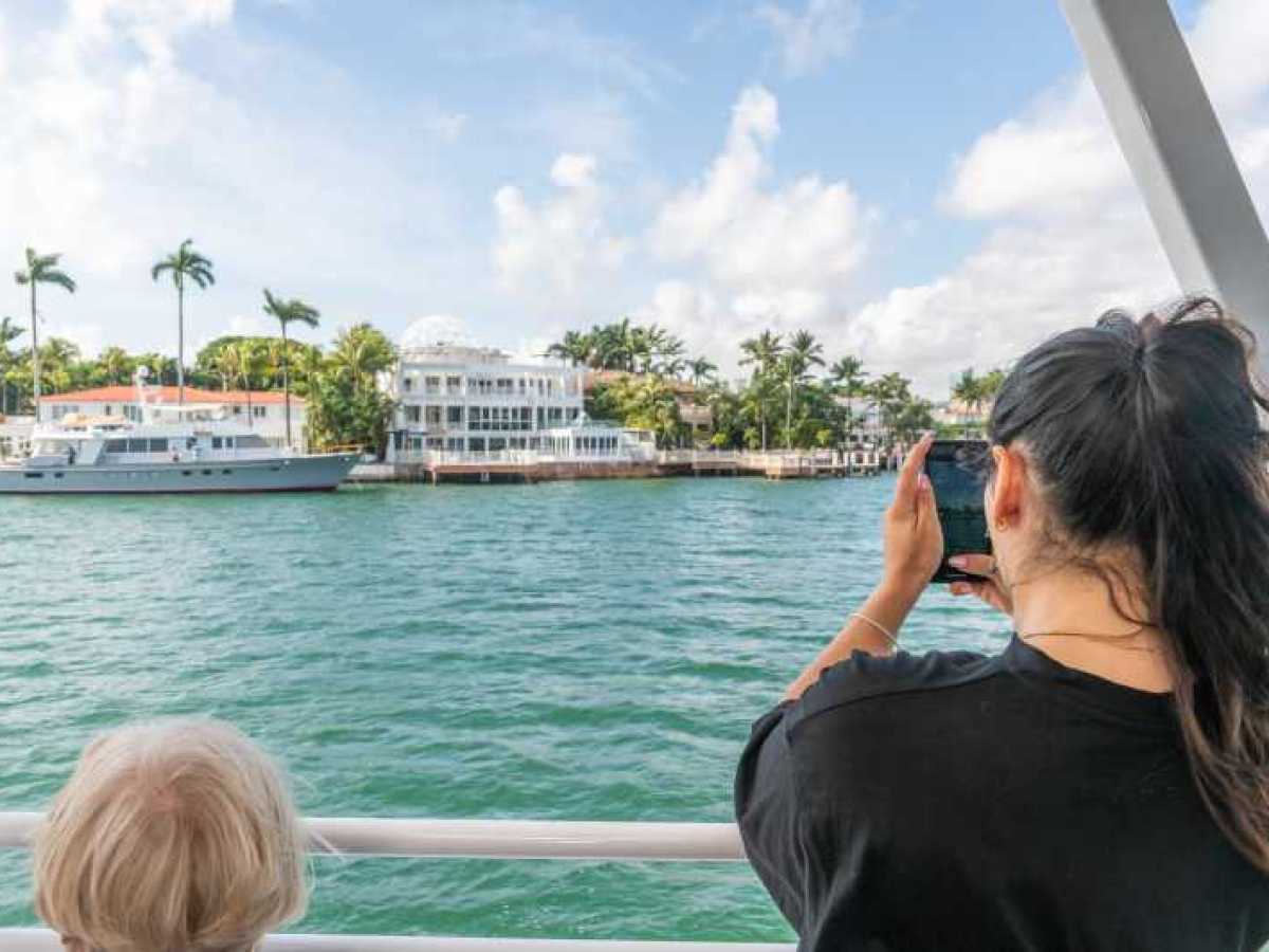 Cruise Miami Skyline - Wannado Tours