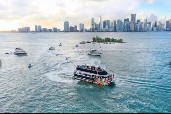 Miami Boat Tour - SIghtseeing Cruises Miami - Wannado Tours