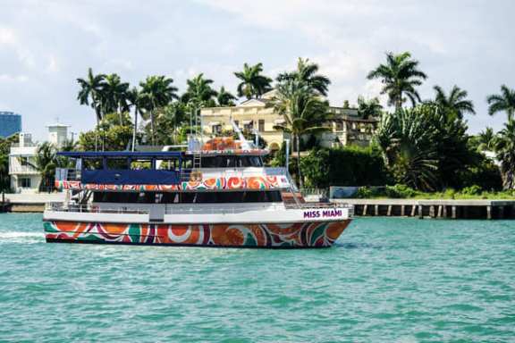 Miami Bayside Boat Tours with Wannado Tours Miami