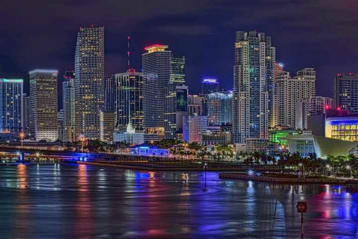 Miami Night Cruise - Miami Wannado Tours